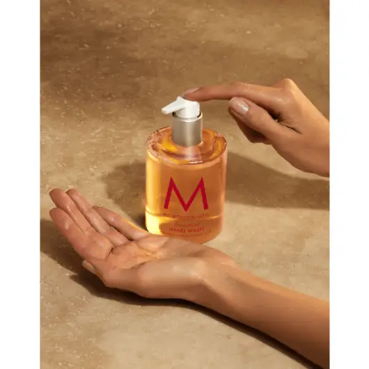Sapun lichid Moroccanoil Hand Wash Dahlia Rouge 360ml - imagine 2